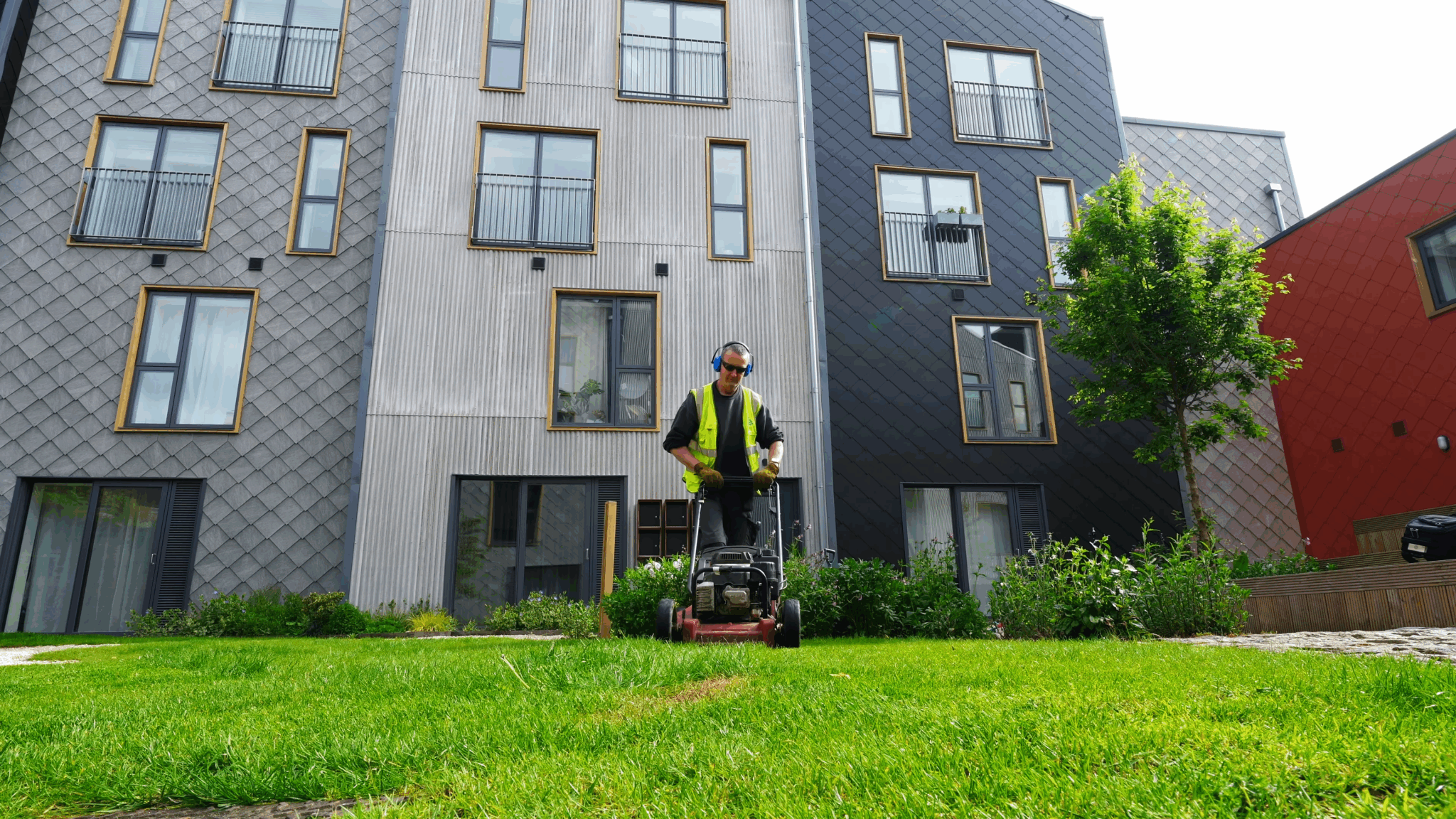 Highlighting landscaping and commercial solutions for Oakbrook Services - Fenti Marketing